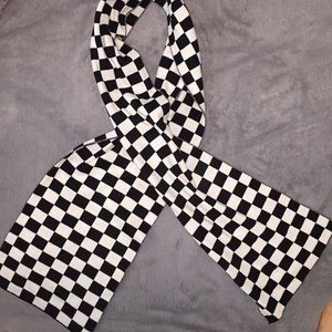 Black and white Checkered scarf 🧣